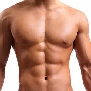 Torse masculin musclé sans gynécomastie